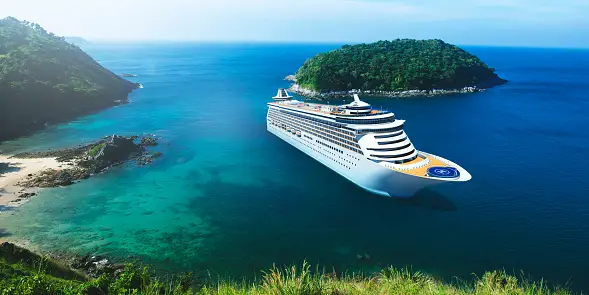 Unmissable Reasons , Why Every Traveler Needs to Experience a Cruise ?